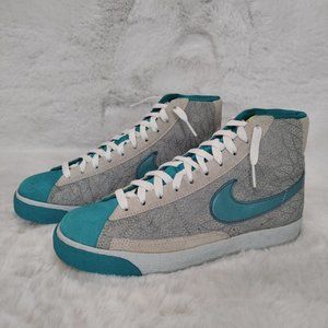 Nike Women's Mid Blazer High Top Size 6.5 US